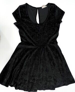 Banana Lemon Dress Womens Medium Black Fit and Flare Short Sleeve Velvet